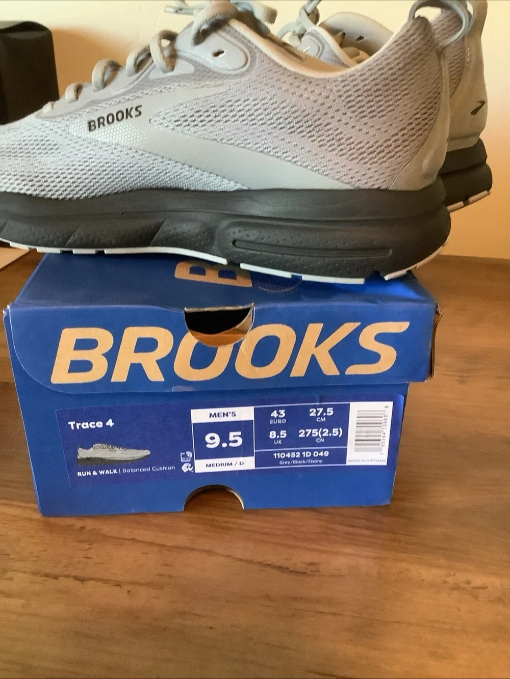 Brooks trace 4 men’s Lace-Up Running Shoes in Gray